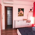 Lukenda - Cozy Double With Shared Kitchen & Terrace Gasthof