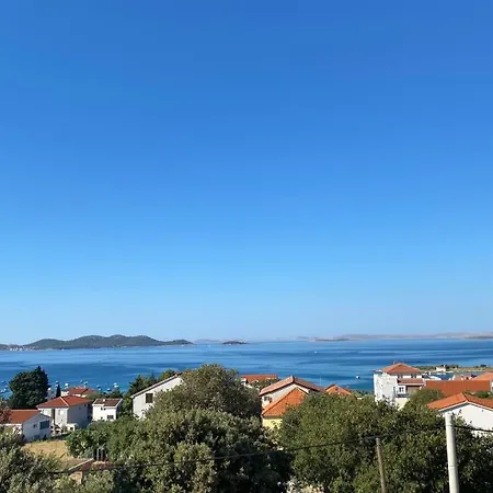 Lukenda - Cozy Double With Shared Kitchen & Terrace Pensión