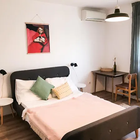 Lukenda - Cozy Double With Shared Kitchen & Terrace