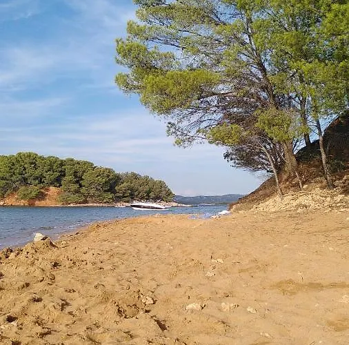 Lukenda - Cozy Double With Shared Kitchen & Terrace 3* Pakostane