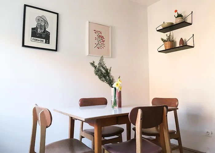 Lukenda - Cozy Double With Shared Kitchen & Terrace 파코스탄