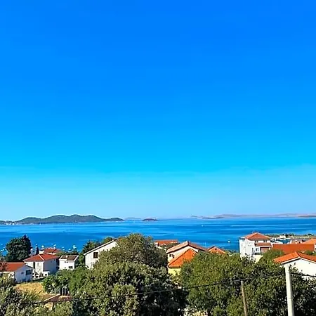 Lukenda - Cozy Double With Shared Kitchen & Terrace Pensión 3*