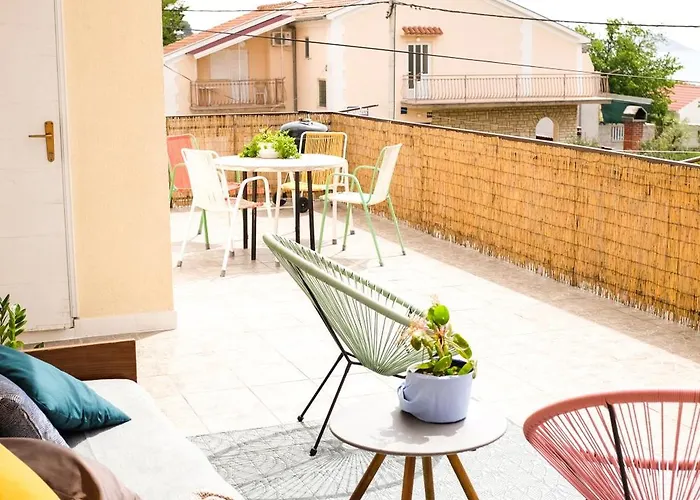 Lukenda - Cozy Double With Shared Kitchen & Terrace Πανσιόν